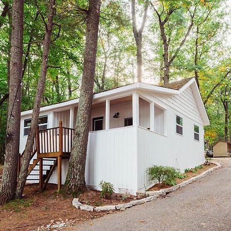 Arbutus Lake 3 Bedroom Cottage Traverse City Eksteriør billede