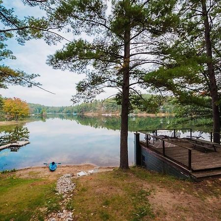 Arbutus Lake 3 Bedroom Cottage Traverse City Eksteriør billede
