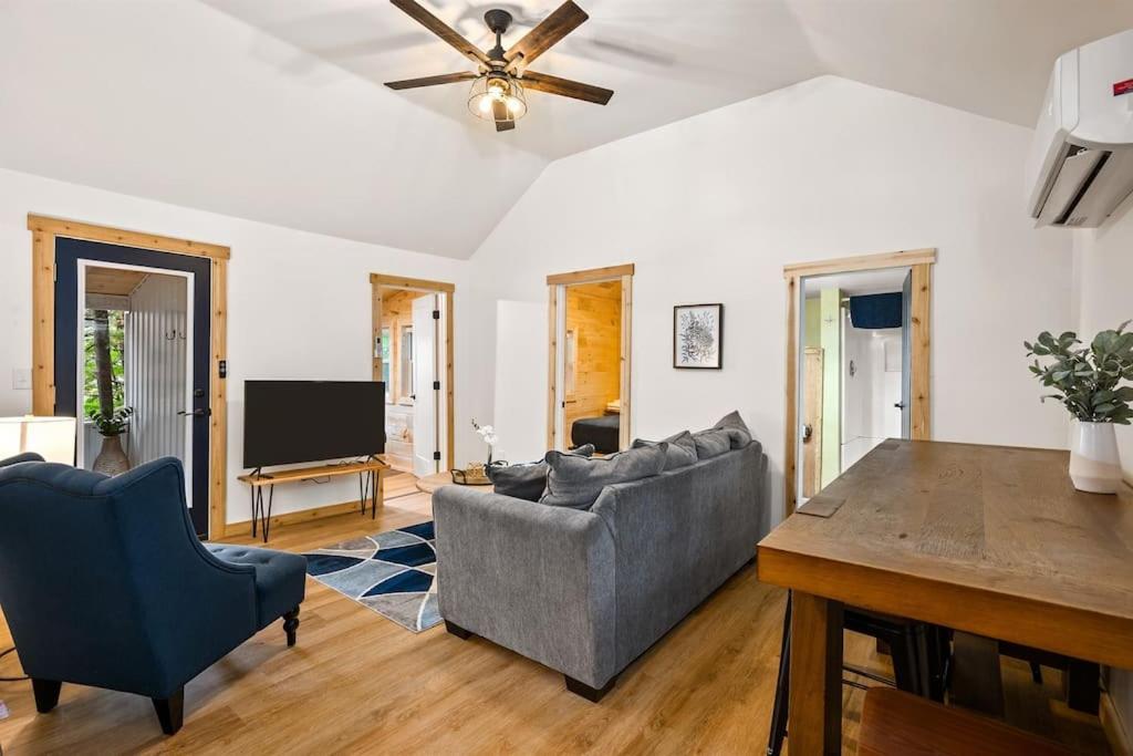 Arbutus Lake 3 Bedroom Cottage Traverse City Eksteriør billede