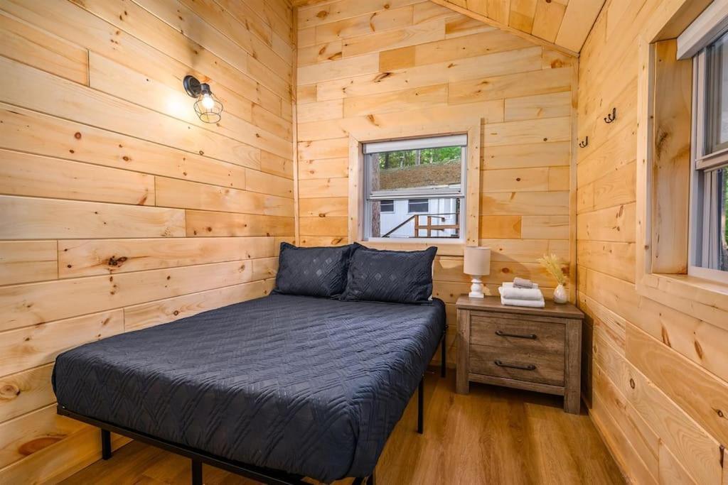 Arbutus Lake 3 Bedroom Cottage Traverse City Eksteriør billede