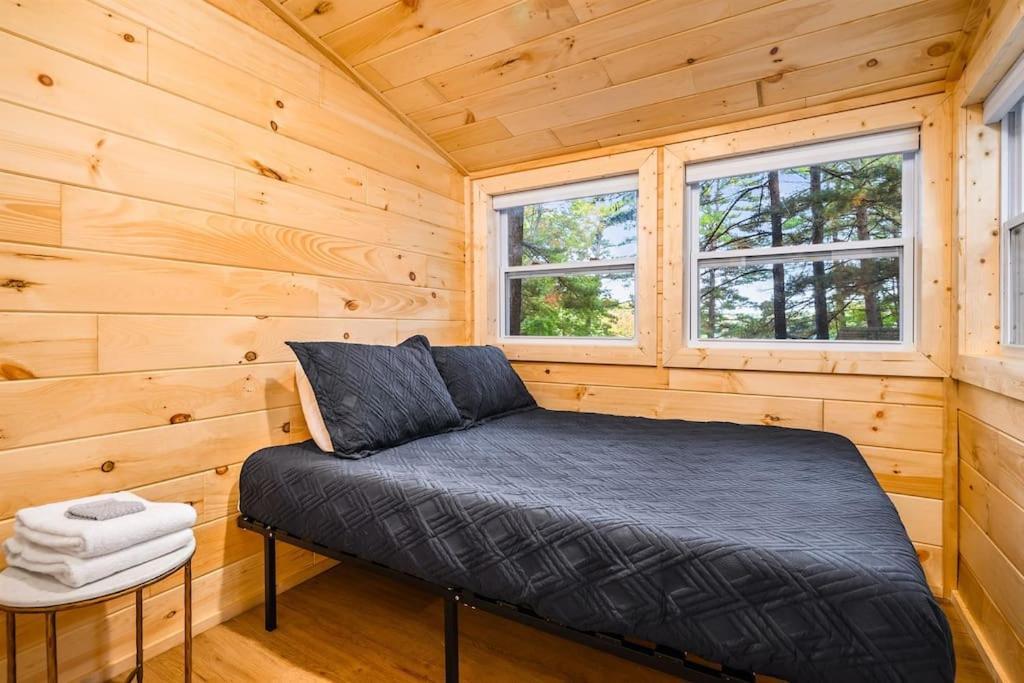Arbutus Lake 3 Bedroom Cottage Traverse City Eksteriør billede