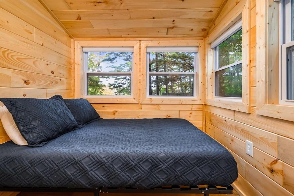 Arbutus Lake 3 Bedroom Cottage Traverse City Eksteriør billede