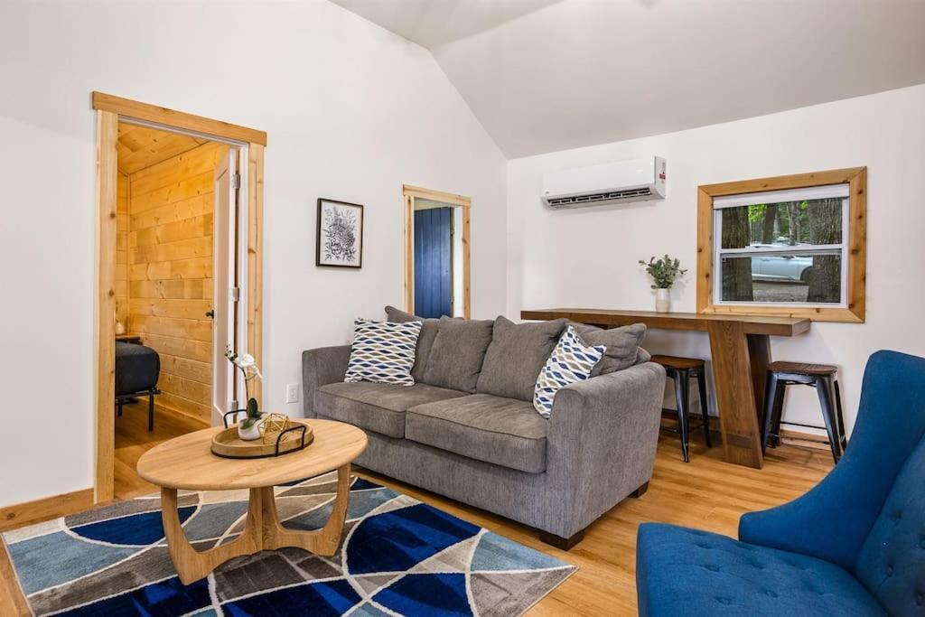 Arbutus Lake 3 Bedroom Cottage Traverse City Eksteriør billede