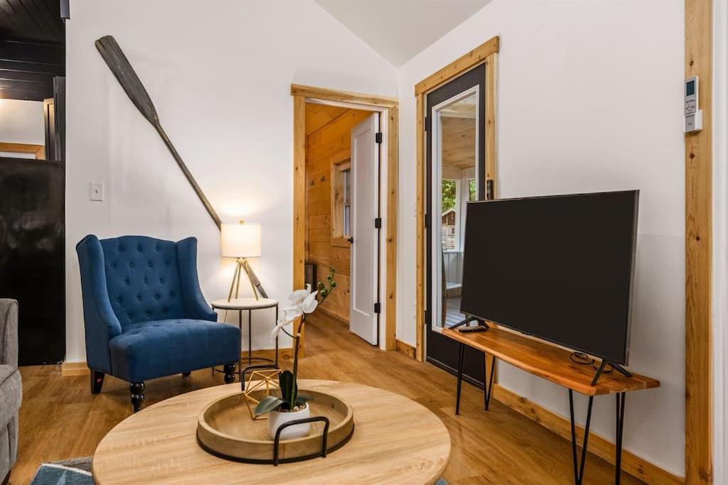 Arbutus Lake 3 Bedroom Cottage Traverse City Eksteriør billede