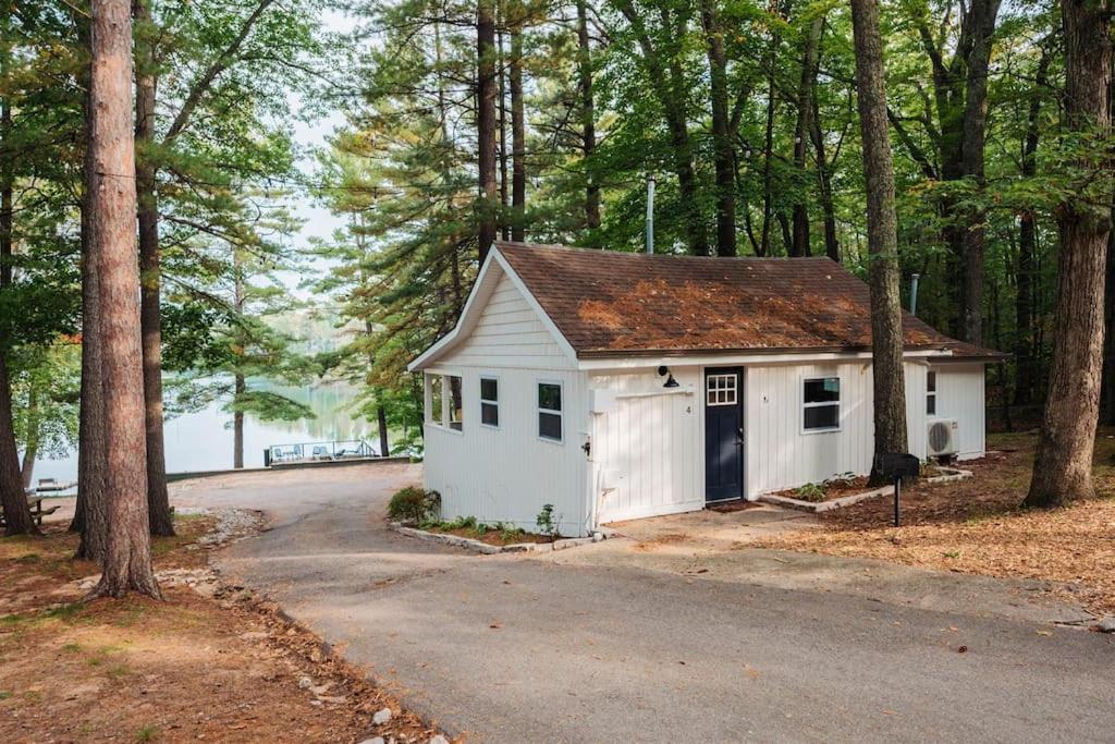 Arbutus Lake 3 Bedroom Cottage Traverse City Eksteriør billede